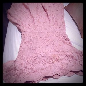 I selling a very nice and elegant dress